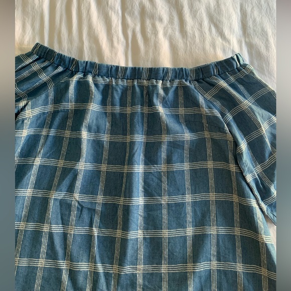 Blue and white off shoulder top - Picture 4 of 5